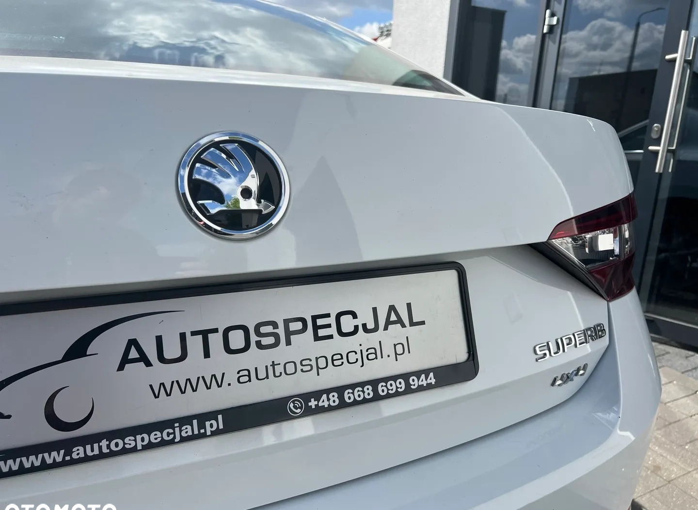 Skoda Superb cena 84900 przebieg: 145798, rok produkcji 2016 z Dukla małe 466